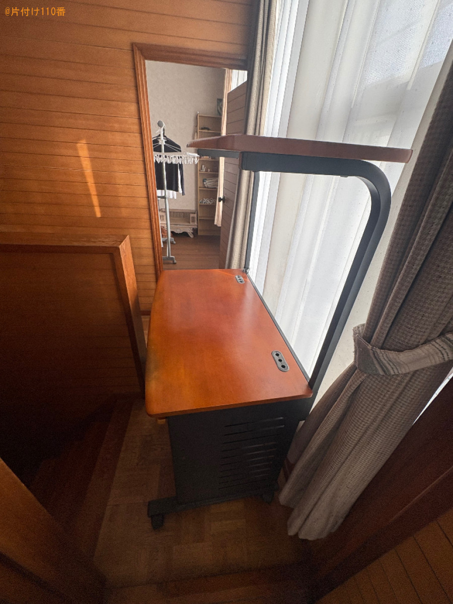 パソコンデスクを2階から1階へ移動する作業ご依頼　お客様の声